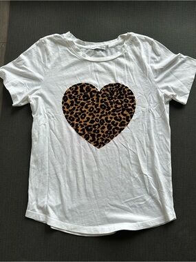 White T-shirt with Leopard Heart Graphic